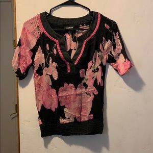 Bebe Blouse. Size XS. Good condition.